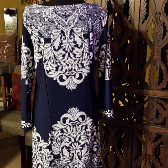 Dress - Picture 1 of 3